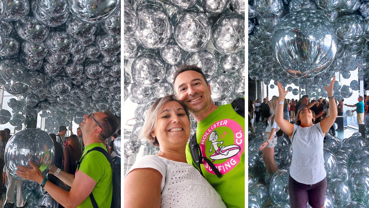affinity È la stanza più famosa di tutto il Summit poiché quella più fotografata e instagrammabile. Uno spazio che vuole essere giocoso e interattivo. Infatti centinaia di palloncini d'argento fluttuano liberamente attorno a te, rendendo ogni momento un’opportunità per interagire con l'ambiente. È uno spazio che unisce arte contemporanea e divertimento, dove puoi parte di un'opera in continuo movimento. Queste “sfere” anch’esse riflettenti possono essere toccate, lanciate, abbracciate, utilizzate con creatività in foto e video.
La stanza non è molto grande, o meglio: non è grande come appare sui social, quindi con questa informazione vorrei abbassare un po' le aspettative che potresti avere.